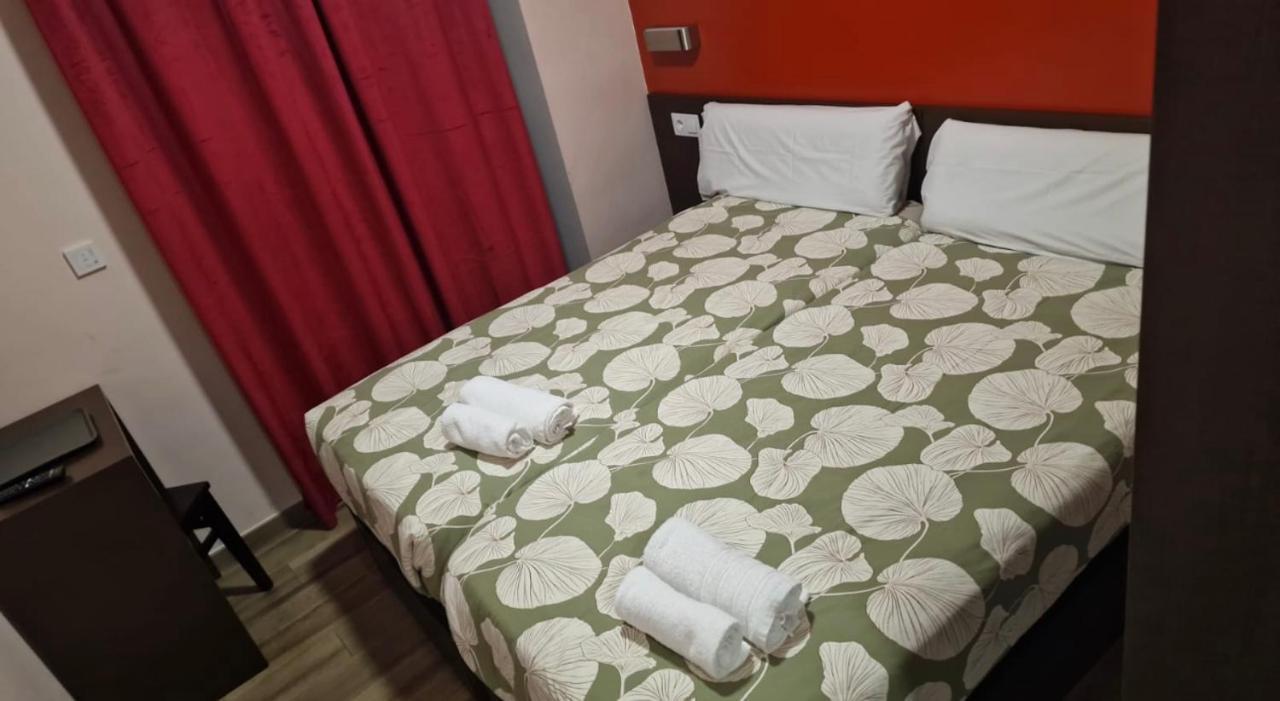 Hostal Corazon De Madrid 3 — Photos 2